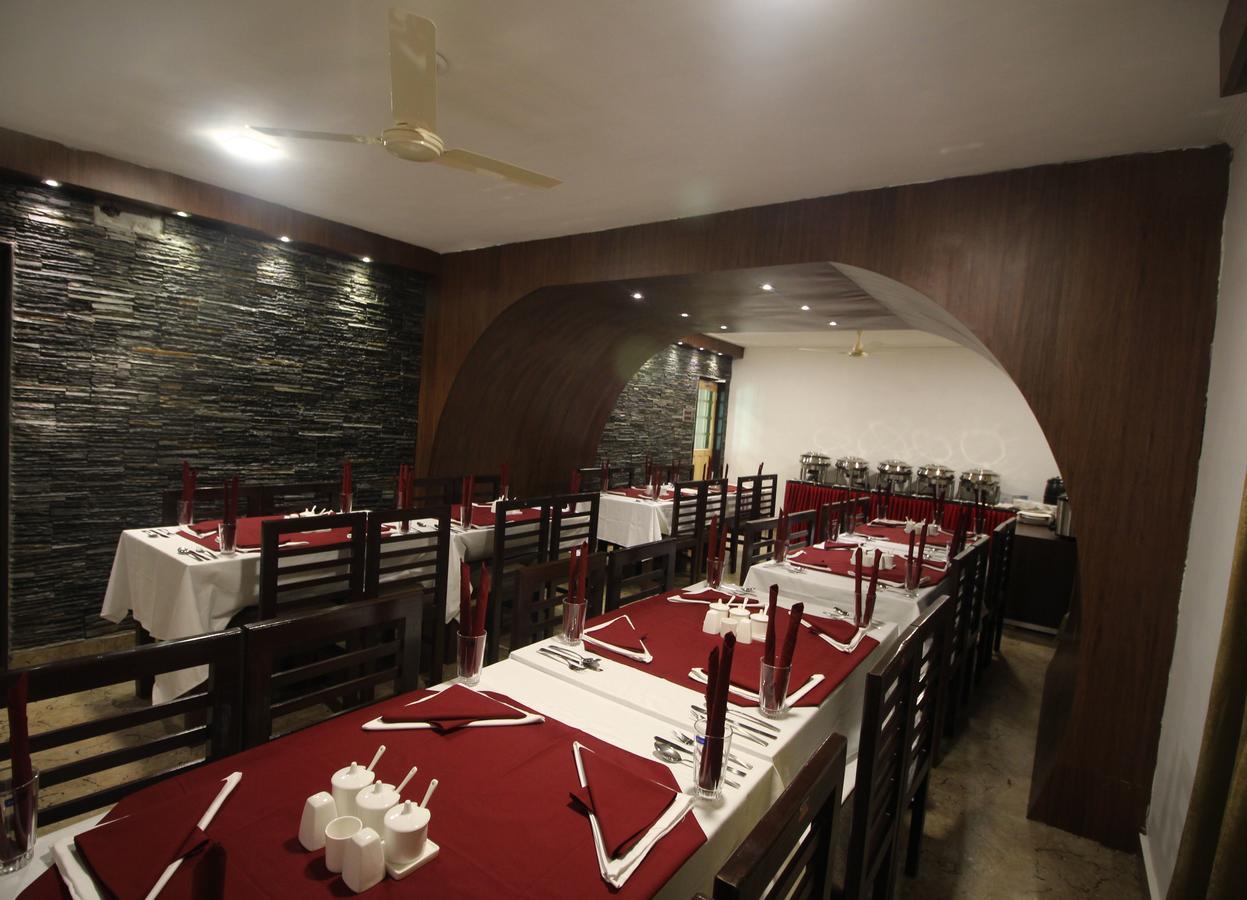 Hotel Green Leaf Srīnagar エクステリア 写真