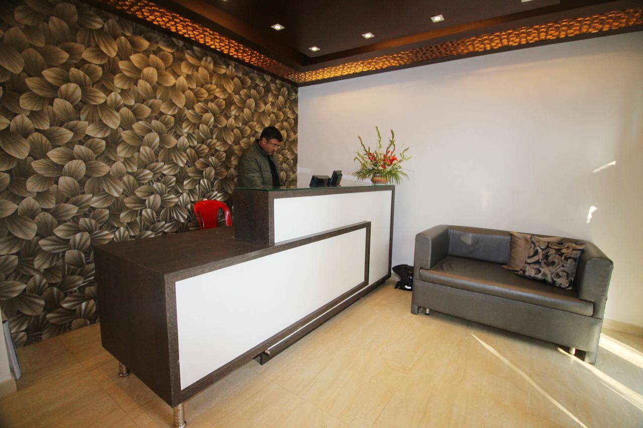 Hotel Green Leaf Srīnagar エクステリア 写真